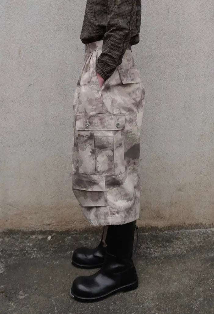 DANGEROUS CAMO WEIRD PANTS - Anann