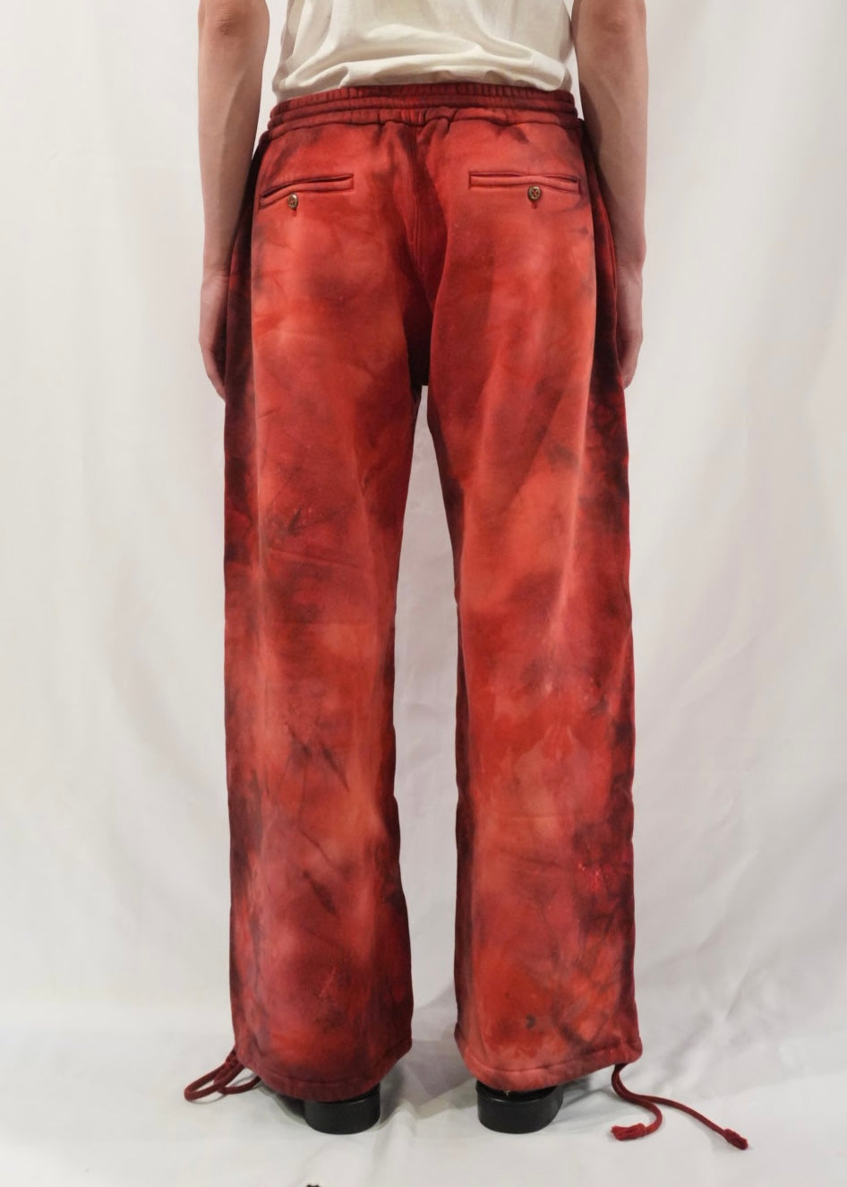 LENGTHY SWEATPANTS