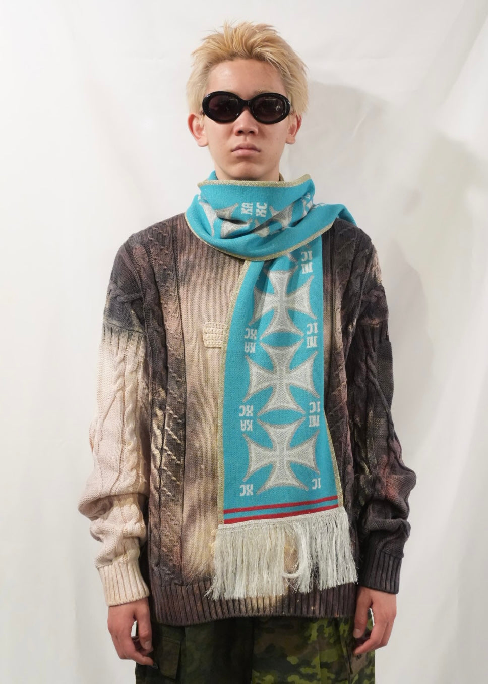SHORT CROSSED SCARF
