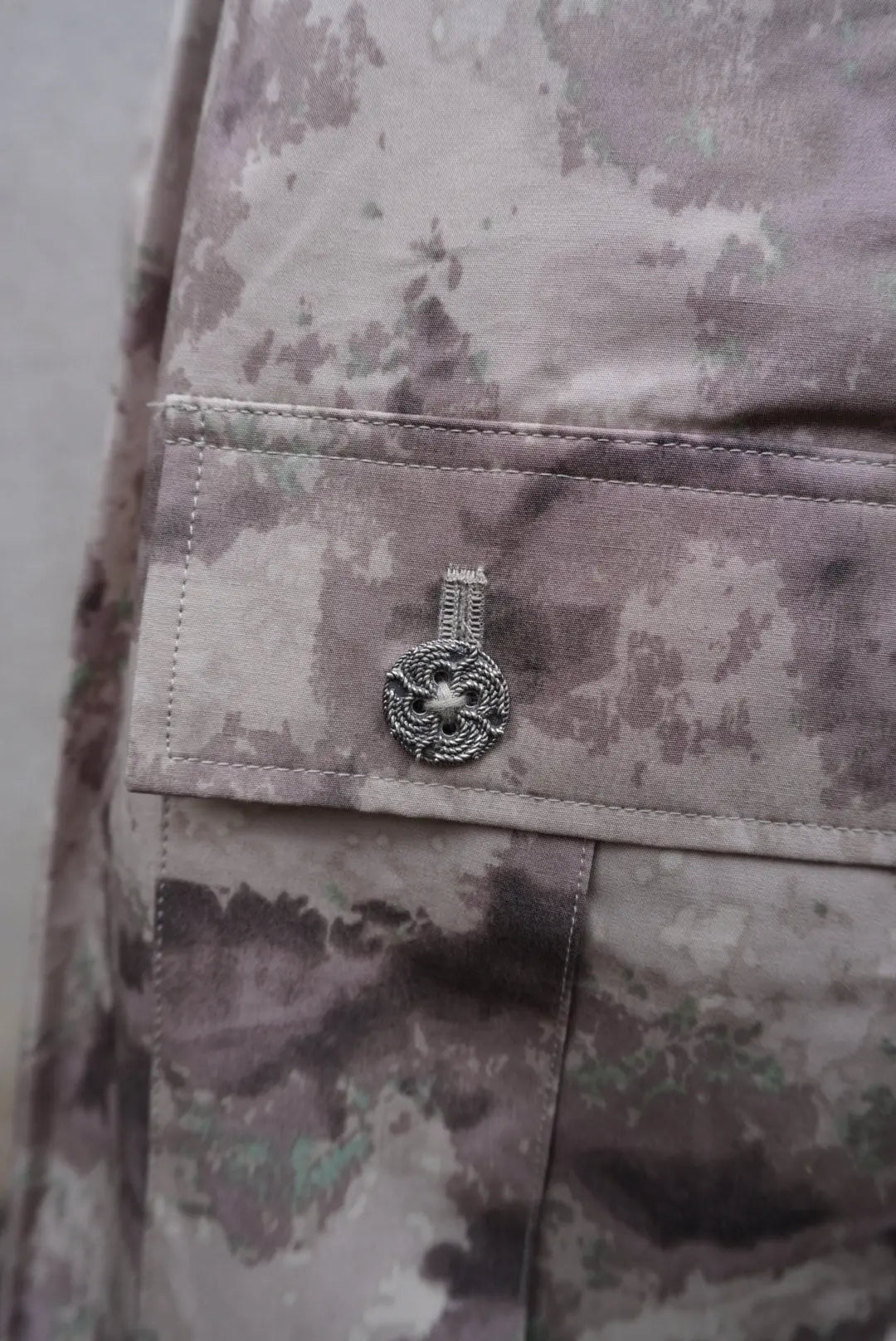 DANGEROUS CAMO WEIRD PANTS - Anann
