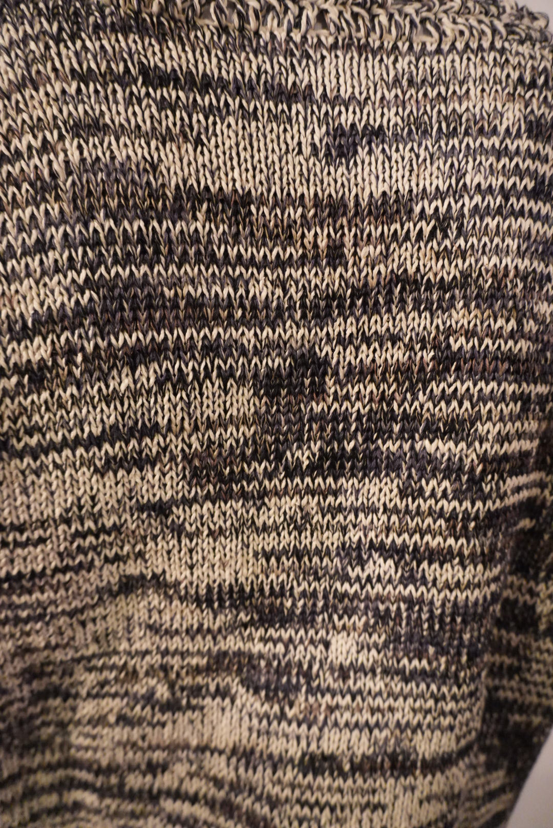 Between bodies and shade Hand knit - FO - Anann
