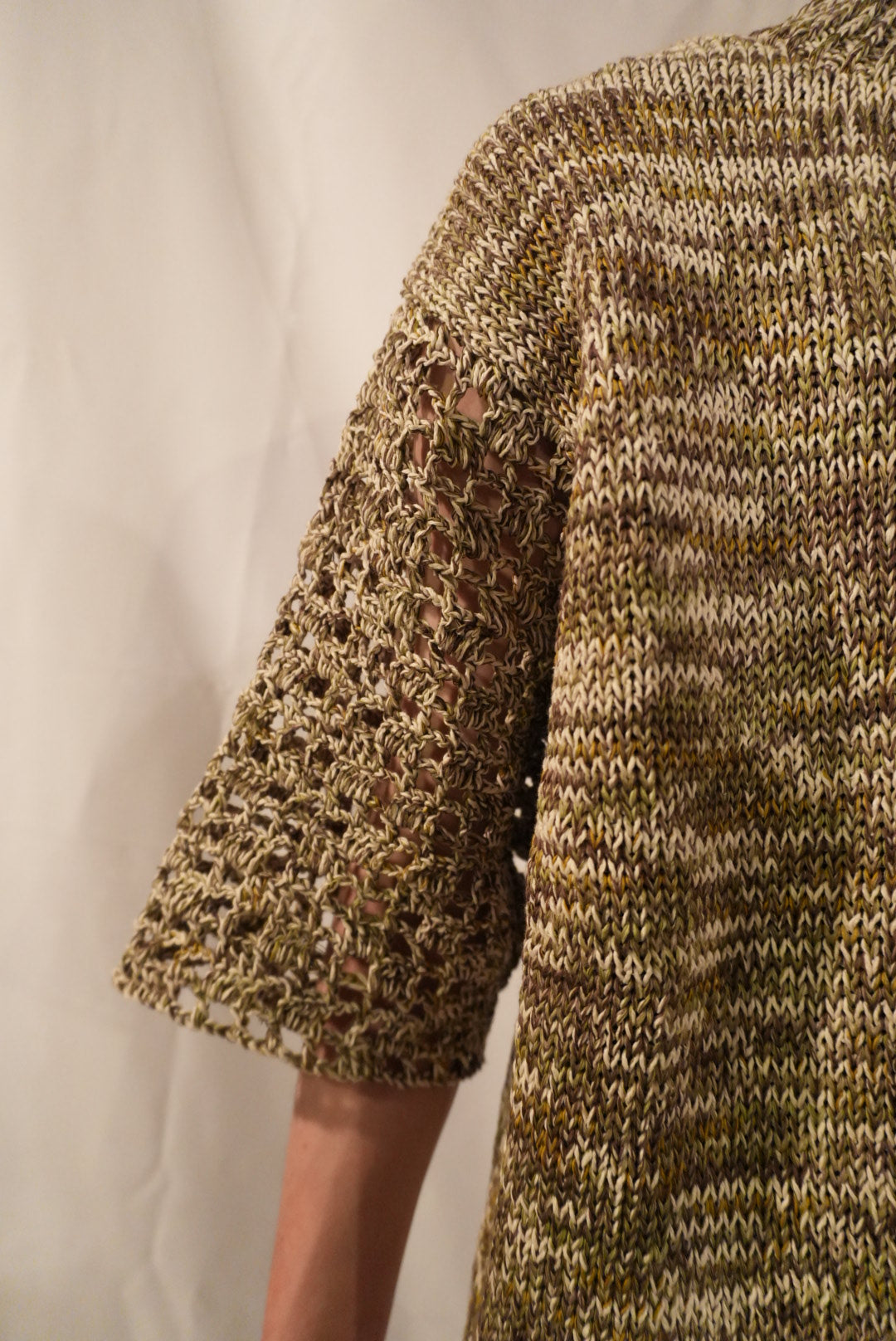 Between bodies and shade Hand knit - PO - Anann