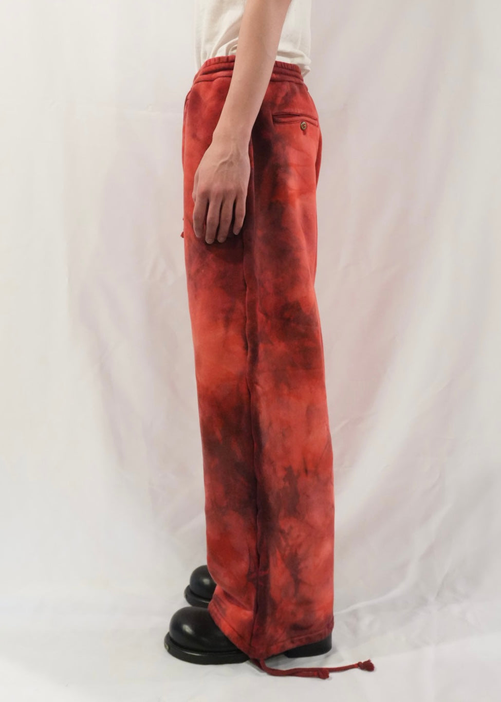 LENGTHY SWEATPANTS