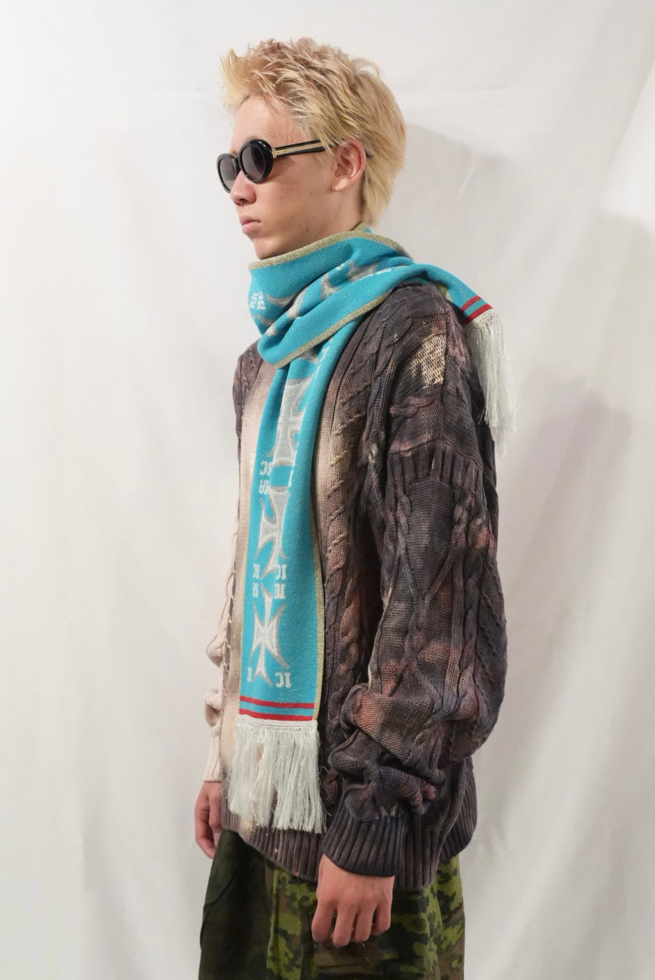 SHORT CROSSED SCARF