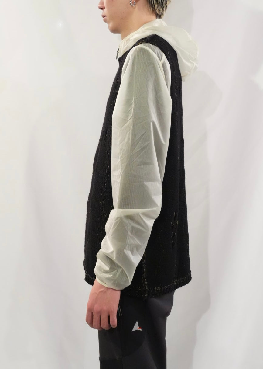 Cable Roundneck Vest