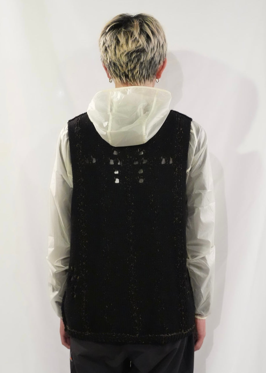 Cable Roundneck Vest